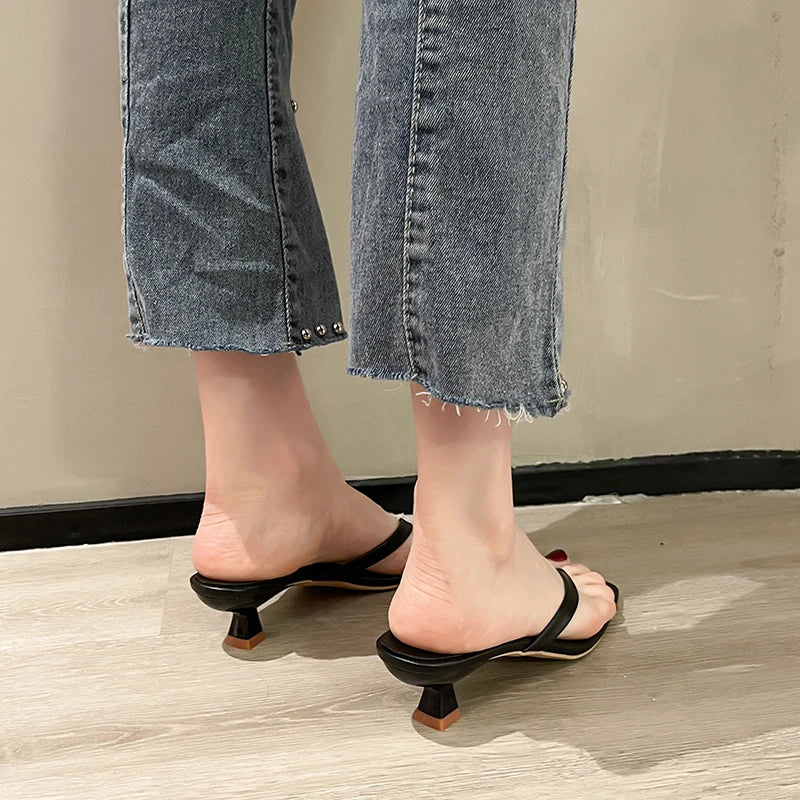 Women's Med Heel Sandals with Narrow Band and Kitten Heel Mules Flip Flops Elegant Pinch Slippers Women Summer Shoes Women