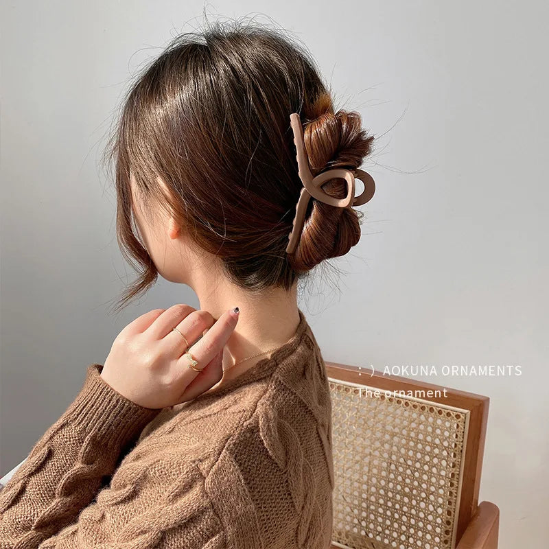 2022 Korean Fashion Coffee Beige Large Hair Claw Solid Color Acrylic Hairpin Barrette Hair Clips Headwear Women Hair Accessories